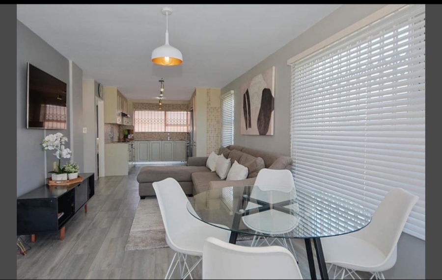 To Let 2 Bedroom Property for Rent in Beachfront Western Cape